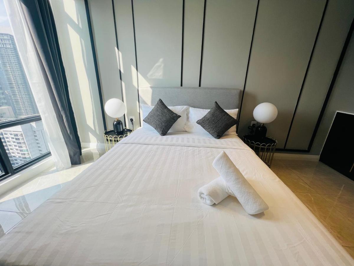 Axon Suites Bukit Bintang By Sky Pool Kuala Lumpur Exterior photo